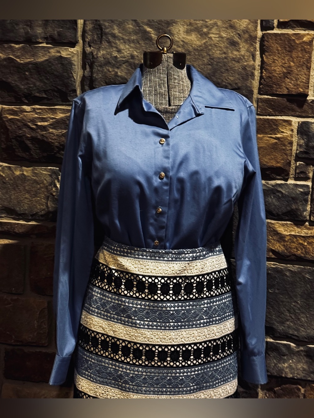 Lands End Blue Button Up Shirt w/ feminine structure -M